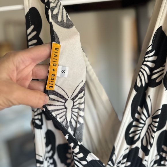 Alice and Olivia silk butterfly maxi dress. Excellent condition. - Picture 6 of 6